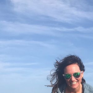 Meet your Posher, Adrienne